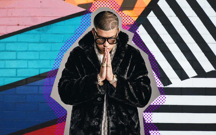 ¿Sabes por qué Bad Bunny hace esos gestos con los dedos? 