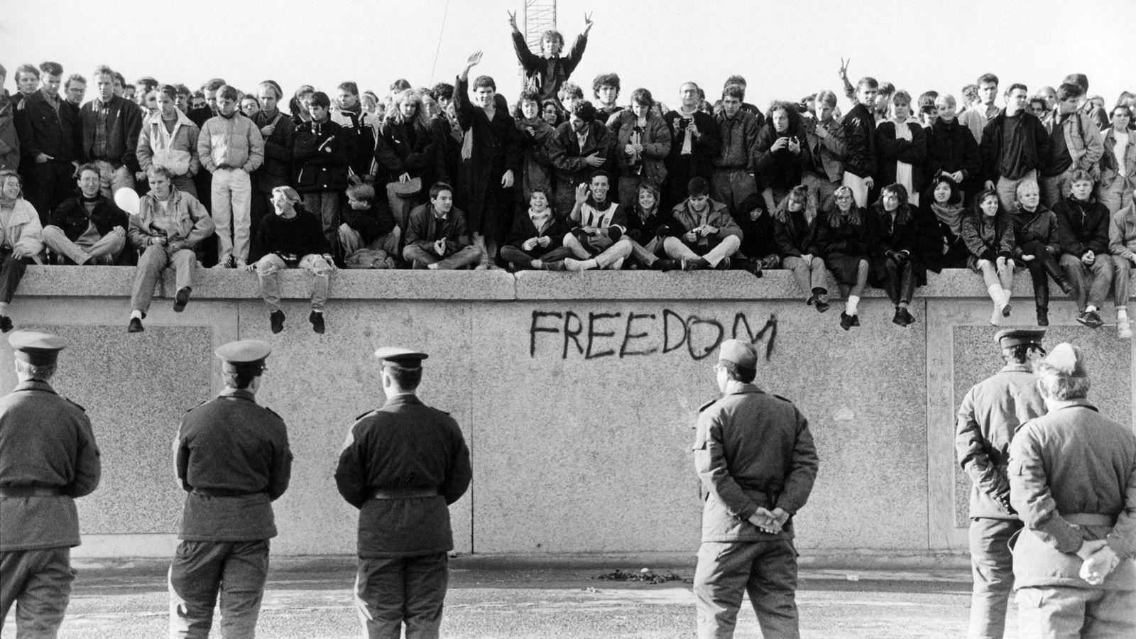Datos Históricos de la caída  del muro de Berlín 