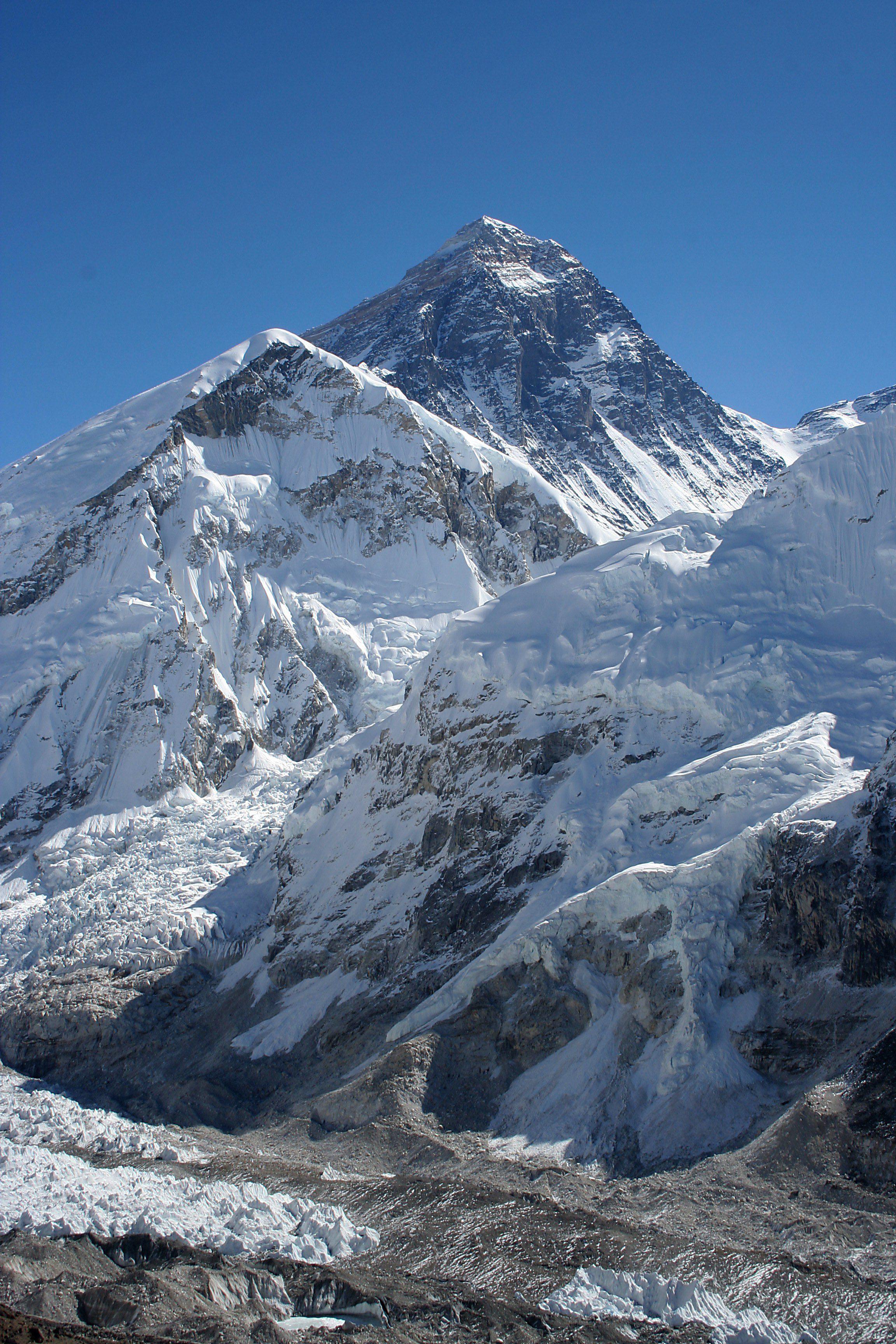 Curiosidades que tiene la montaña mas grande del mundo El Everest 